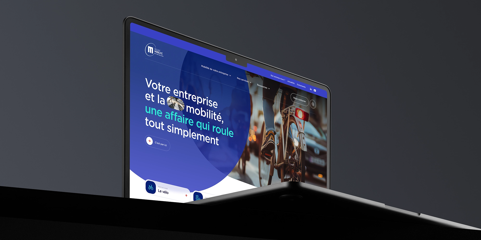 Écran d’ordinateur affichant le header de la page d’accueil du site de la Cellule Mobilité d’AKT.